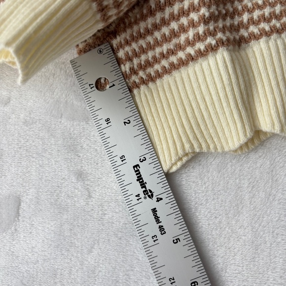 Rachel Parcell womens cream tan knit striped Scallop Pull On Short size medium - Picture 5 of 9